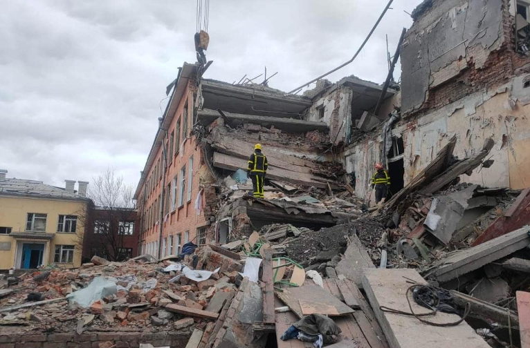 Ukranian rescuers