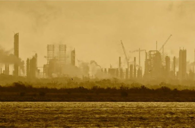 Exxon refinery
