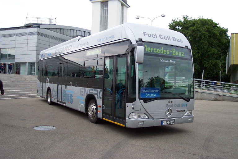 fuel cell bus