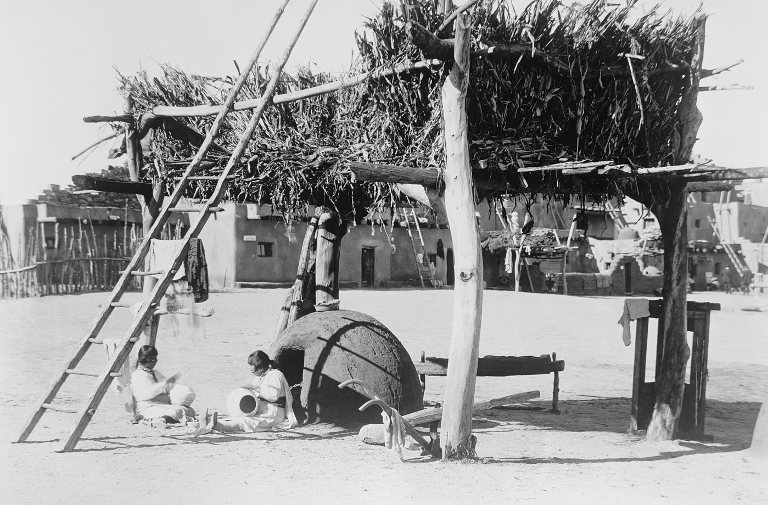 Zuni maize drying platform