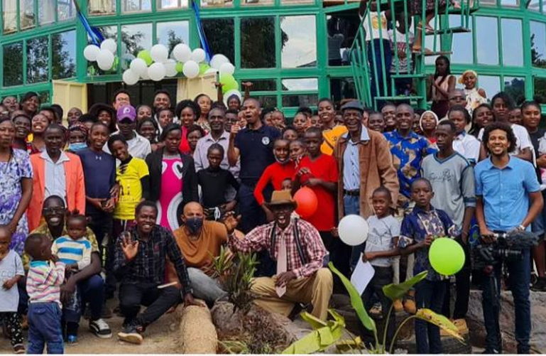 gathering of Nile Journeys and International Peace Institute teams