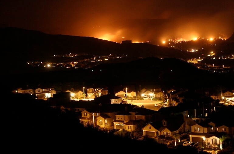 Wildfire in Santa Clarita, California in October 2007