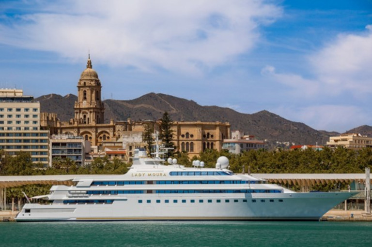 yacht