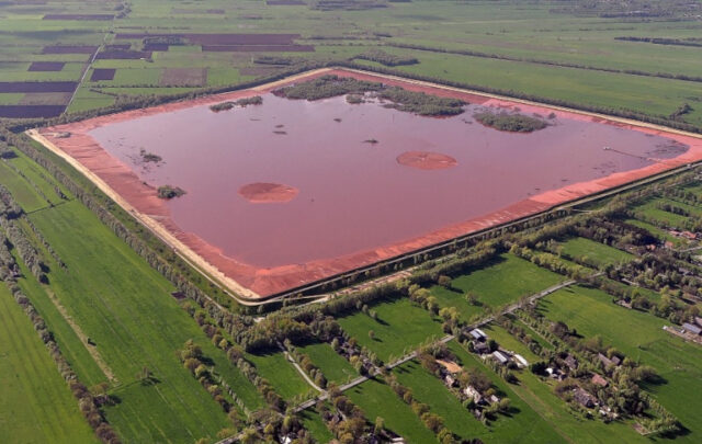 Red mud residue