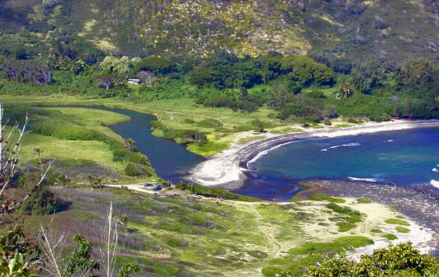 Beach on Mooka'i